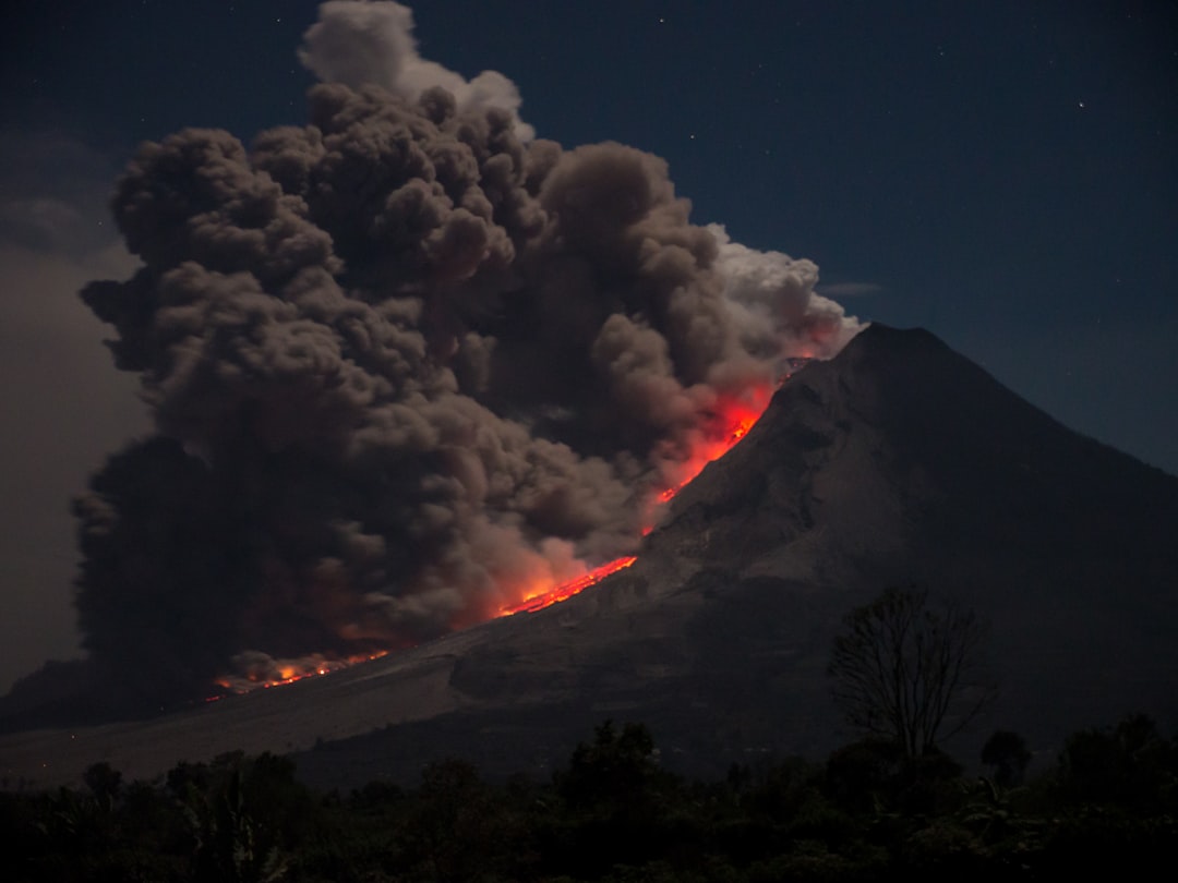 Exploring the Lava Vape: A Fiery New Trend